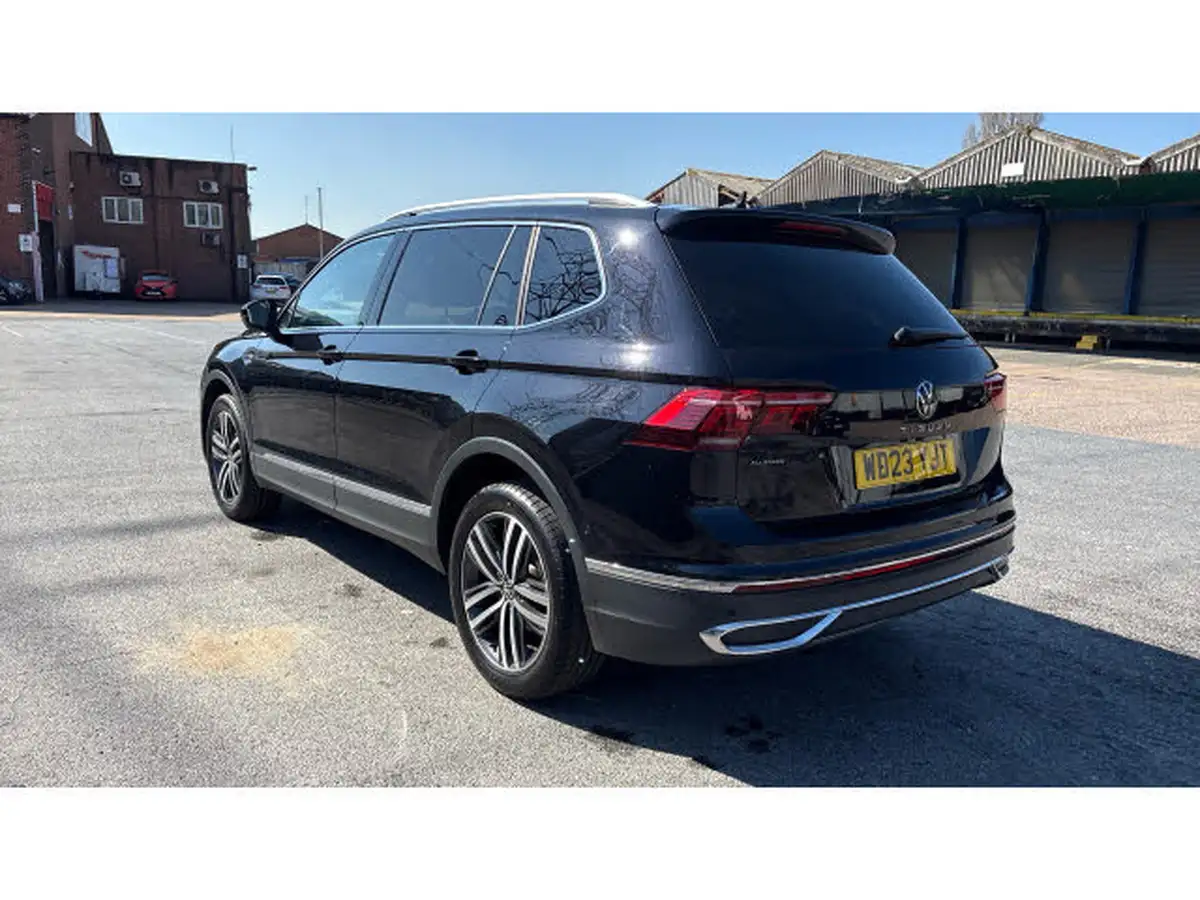 2023-volkswagen-tiguan-allspace-15-tsi-r-line-big-32