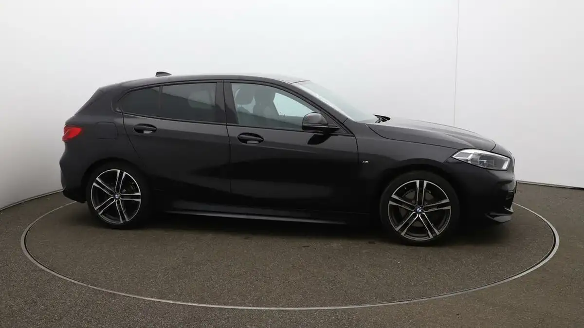 2021-bmw-1-series-15-118i-m-sport-lcp-dct-big-40