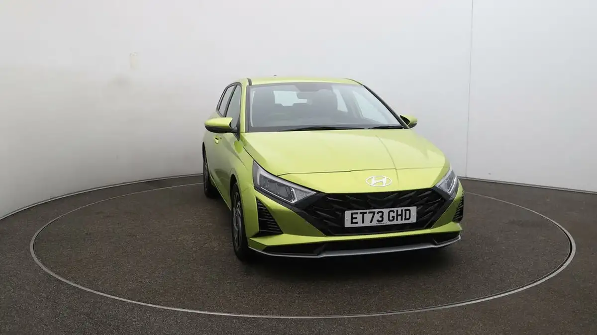 2024-hyundai-i20-10-t-gdi-advance-big-33