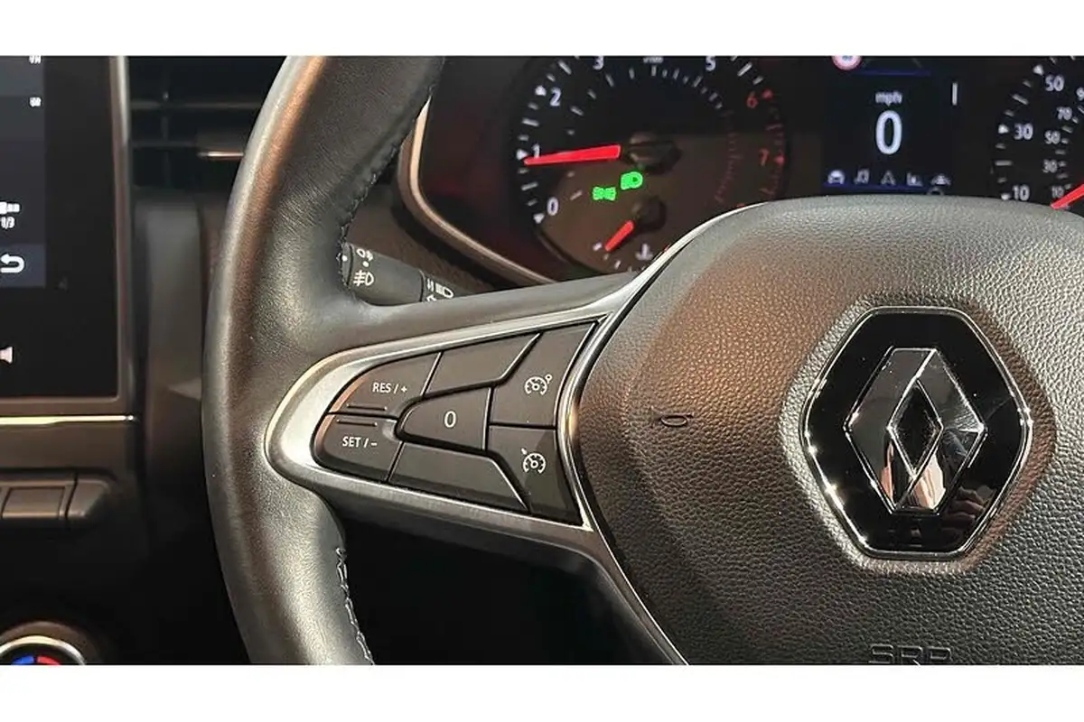 2020-renault-clio-10-sce-iconic-75bhp-big-36