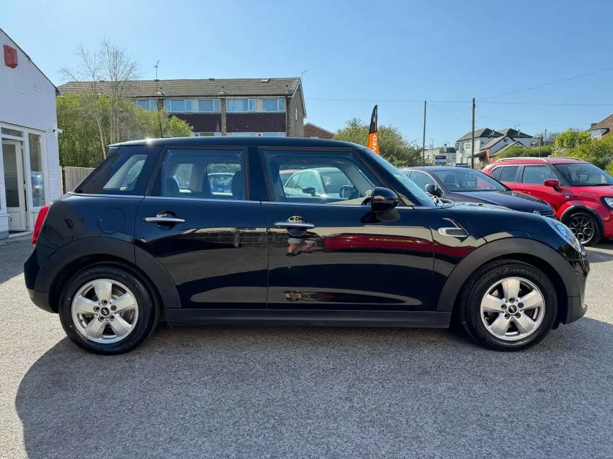 2019-mini-cooper-15-cooper-classic-hatchback-5d-big-2