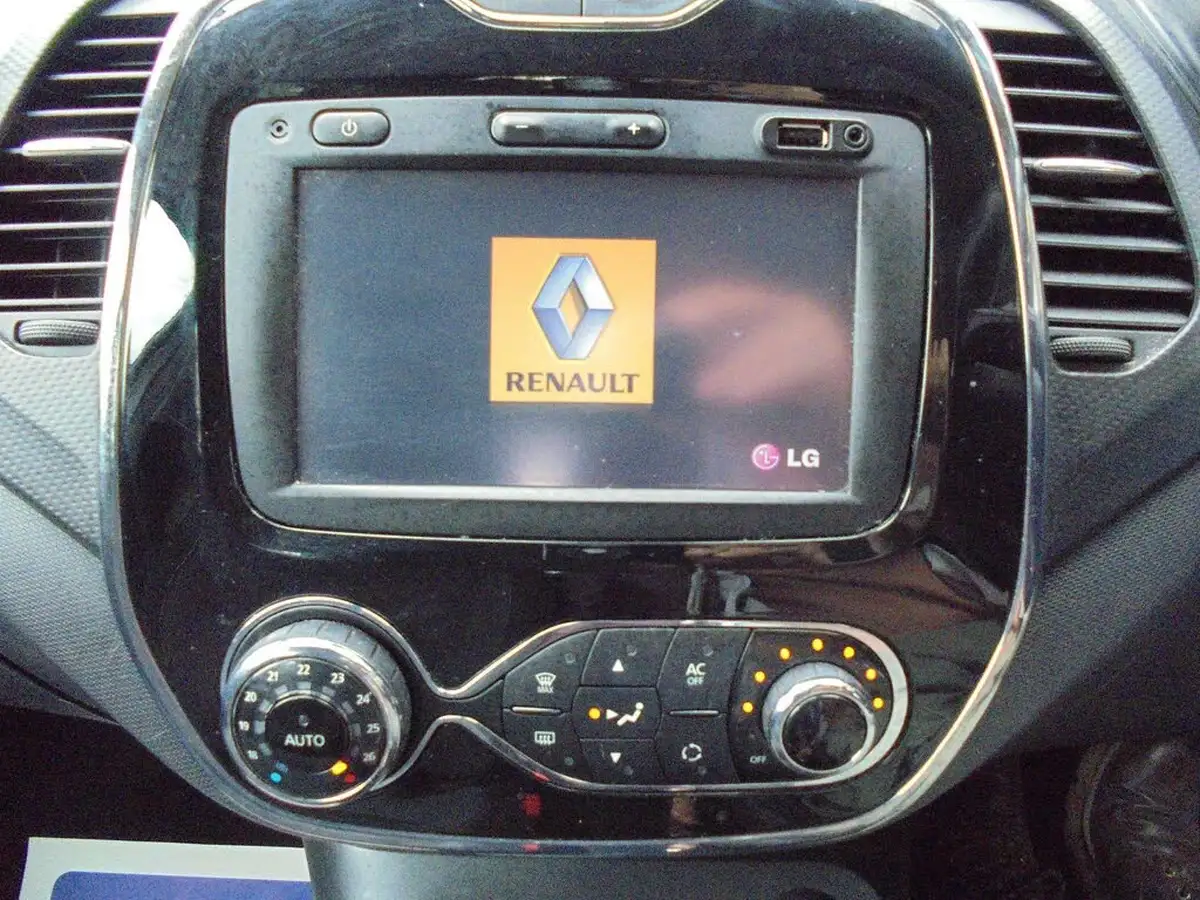 2015-renault-captur-15dci-dynamique-90bhp-energyss-big-17