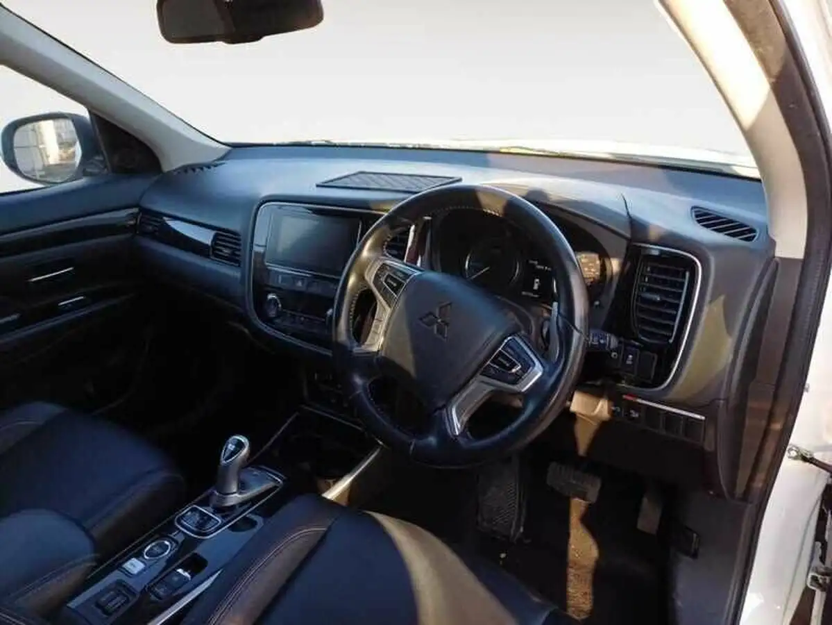 2018-mitsubishi-outlander-20-4h-phev-big-3
