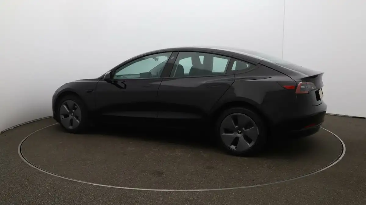 2023-tesla-model-3-e-rwd-long-range-big-38