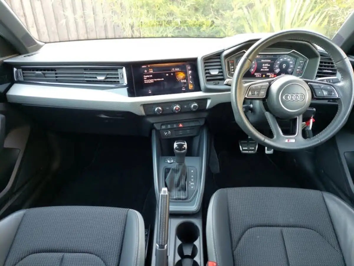 2019-audi-a1-15-35-tfsi-s-line-ss-big-2