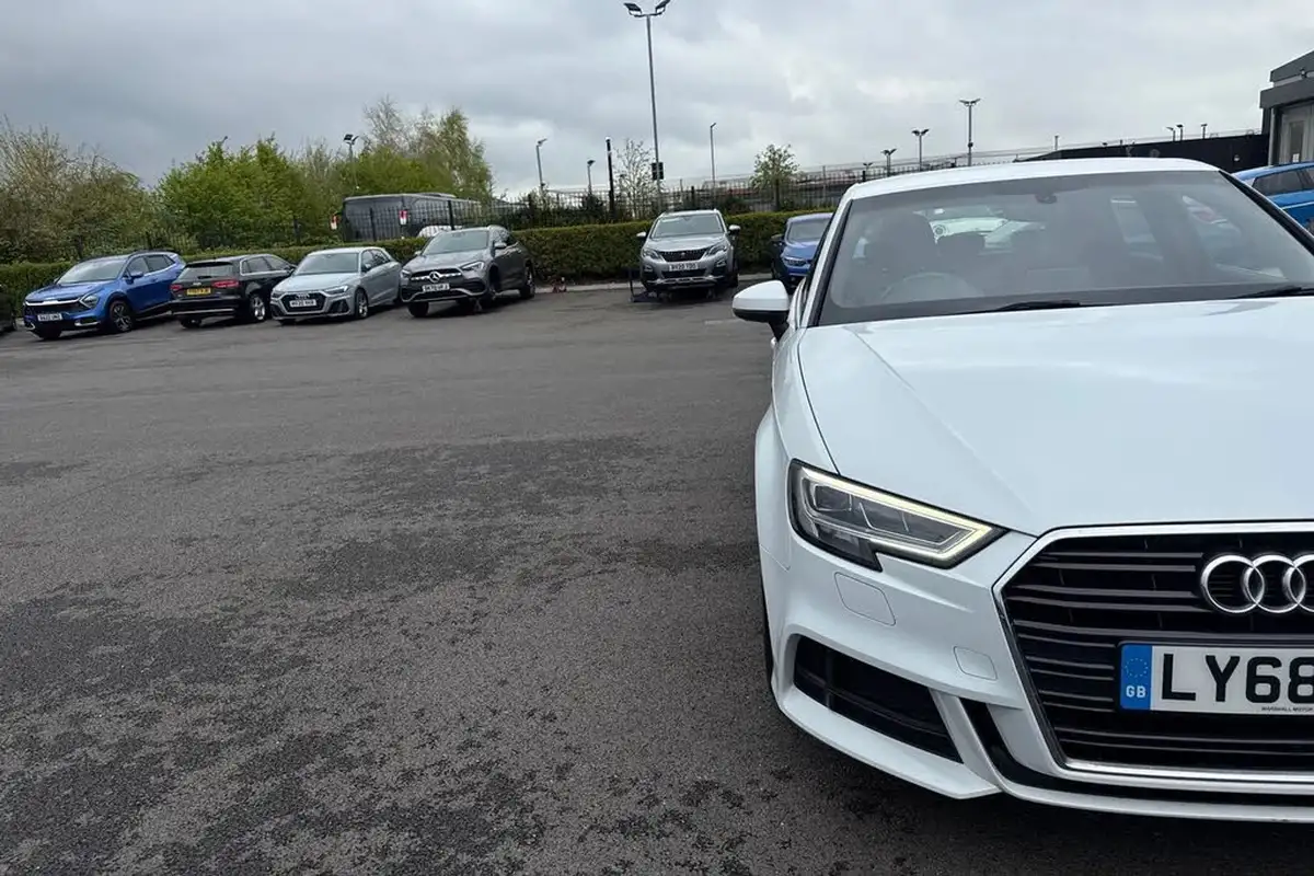 2019-audi-a3-16-30-tdi-s-line-ss-sportback-5d-tronic-big-24