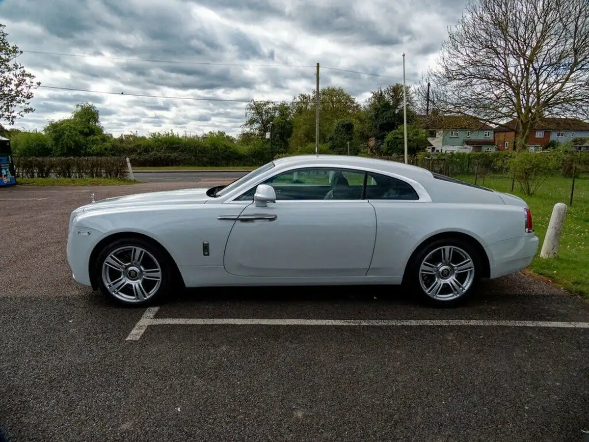 2016-rolls-royce-wraith-66-big-16