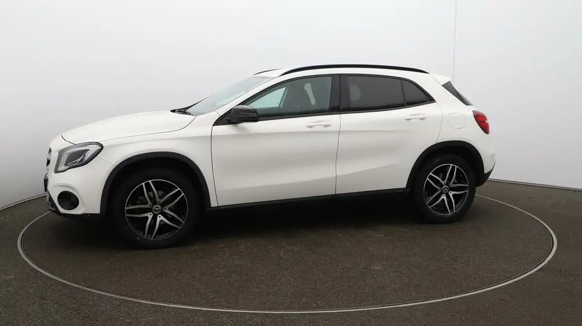 2019-mercedes-benz-gla-class-16-gla-180-urban-edition-ss-7g-dct-big-56