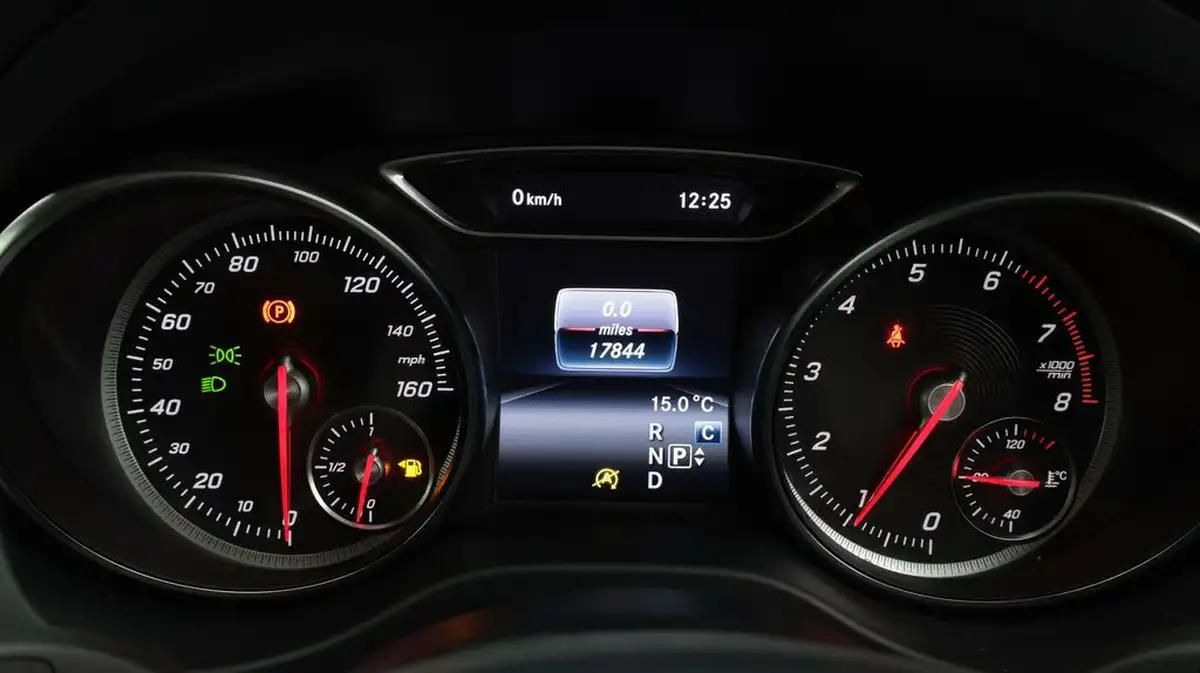 2019-mercedes-benz-gla-class-16-gla-180-urban-edition-ss-7g-dct-big-10