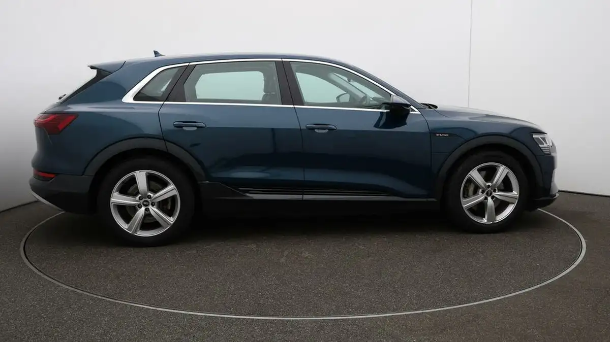 2021-audi-e-tron-50e-technik-station-wagon-big-43