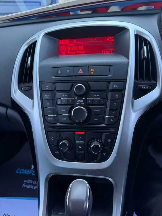 2011-vauxhall-astra-16-sri-16v-vvt-115ps-auto-big-28
