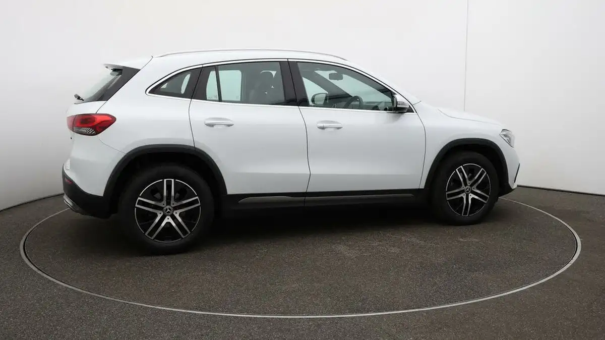 2020-mercedes-benz-gla-class-13-gla-200-sport-big-42