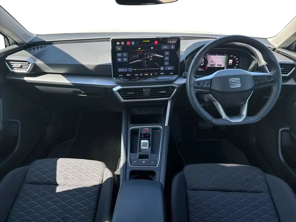 2024-seat-leon-15-etsi-fr-150ps-hatchback-big-8