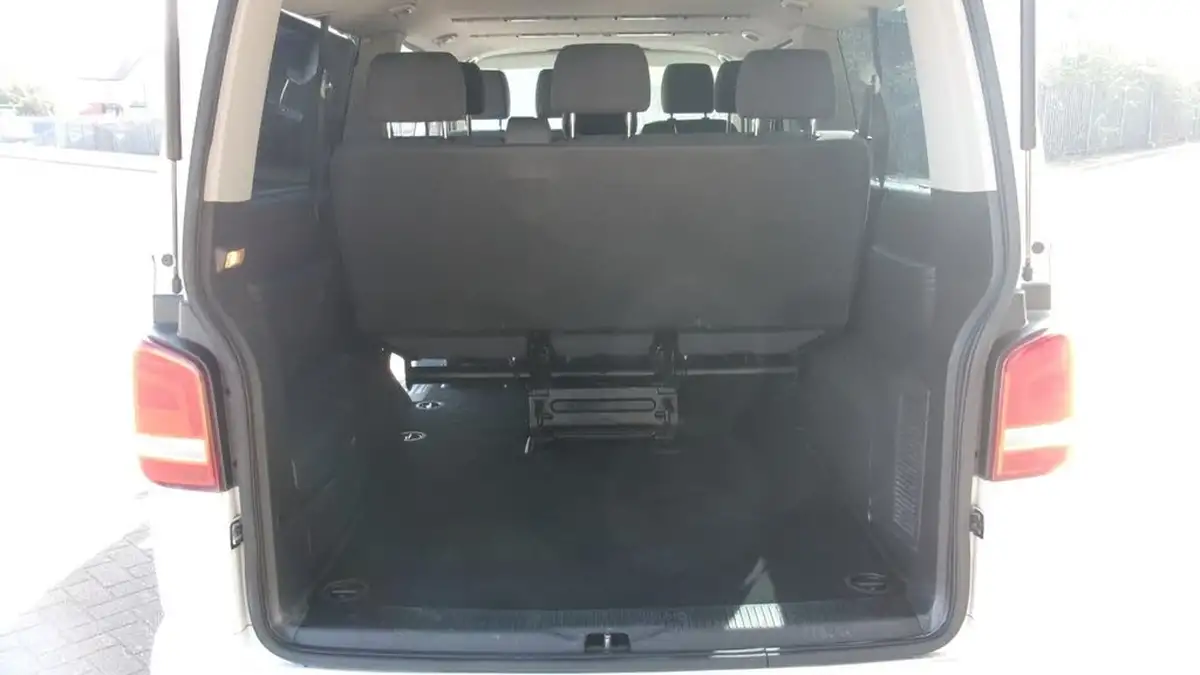 2015-volkswagen-transporter-shuttle-20td-t30-se-102ps-lwb-9seats-big-9