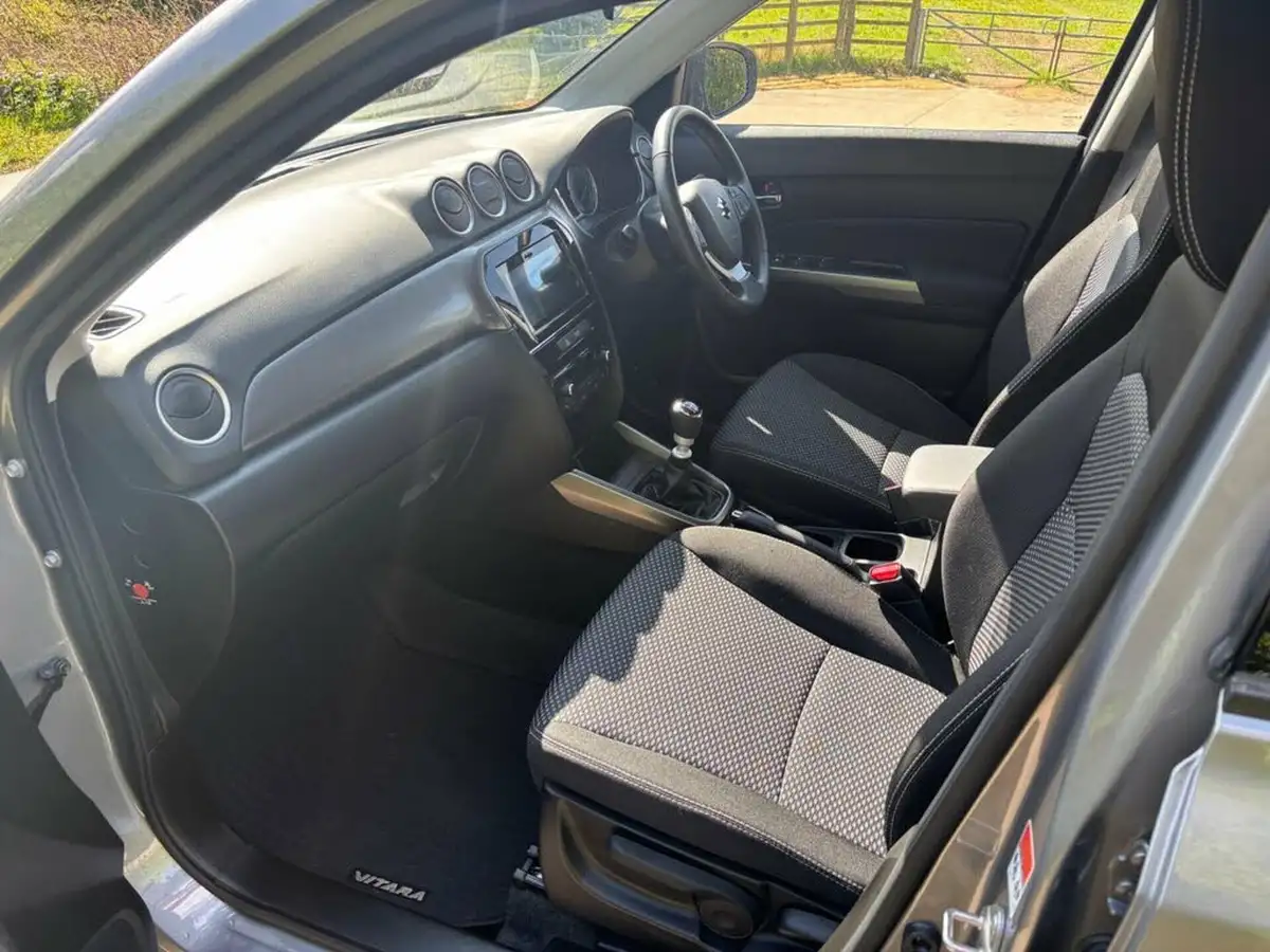 2023-suzuki-vitara-14-boosterjet-sz-t-big-18