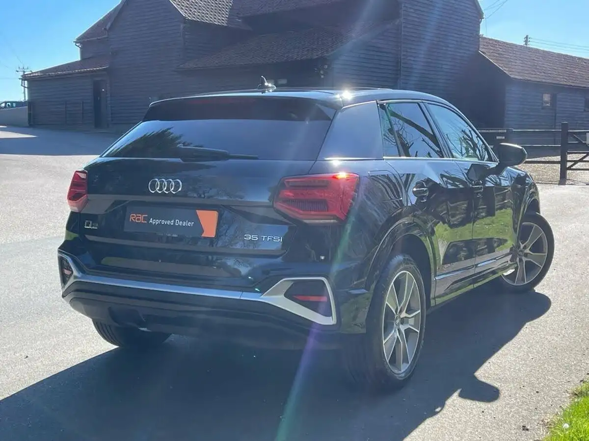 2021-audi-q2-15-35-tfsi-s-line-tronic-big-3