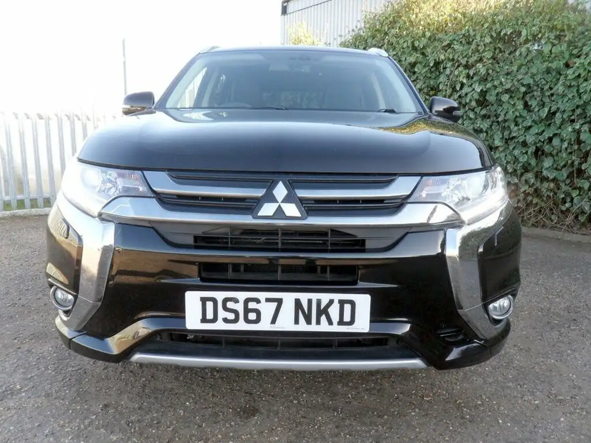 2017-mitsubishi-outlander-20-juro-phev-big-30