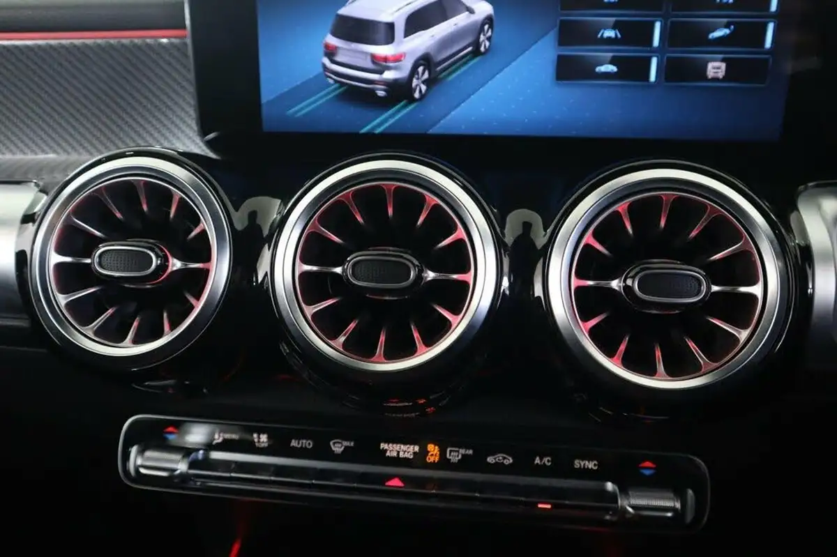 2023-mercedes-benz-glb-class-13-glb200-amg-line-executive-big-29