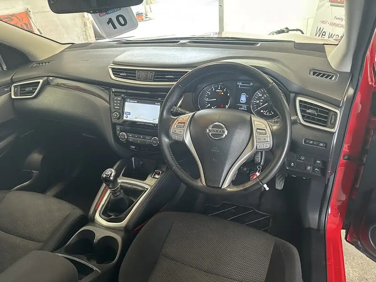 2016-nissan-qashqai-12-dig-t-acenta-tech-pk-big-9