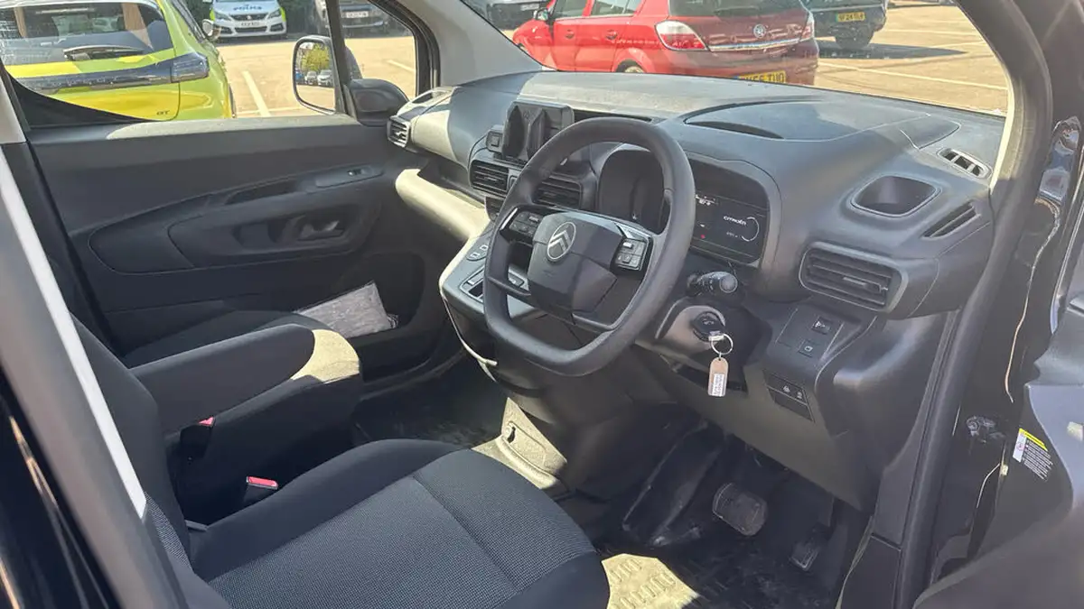 2024-citroen-berlingo-15-bluehdi-m-enterprise-130pseu6e-eat8-big-10