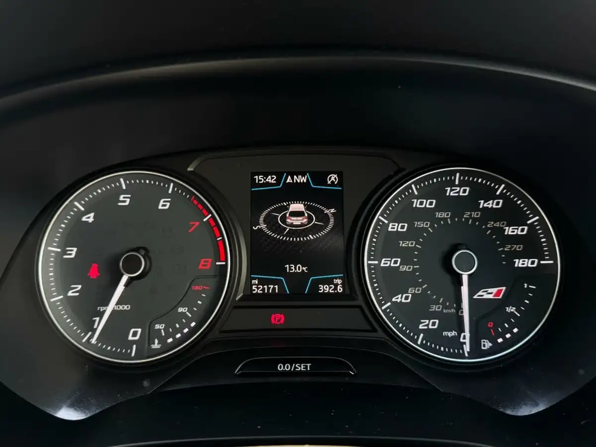 2016-seat-leon-20-tsi-cupra-290-black-hatchback-5d-big-58