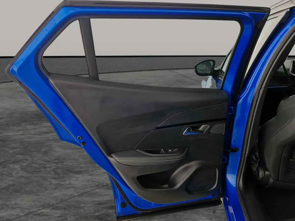 2022-peugeot-2008-suv-e-gt-premium-big-13