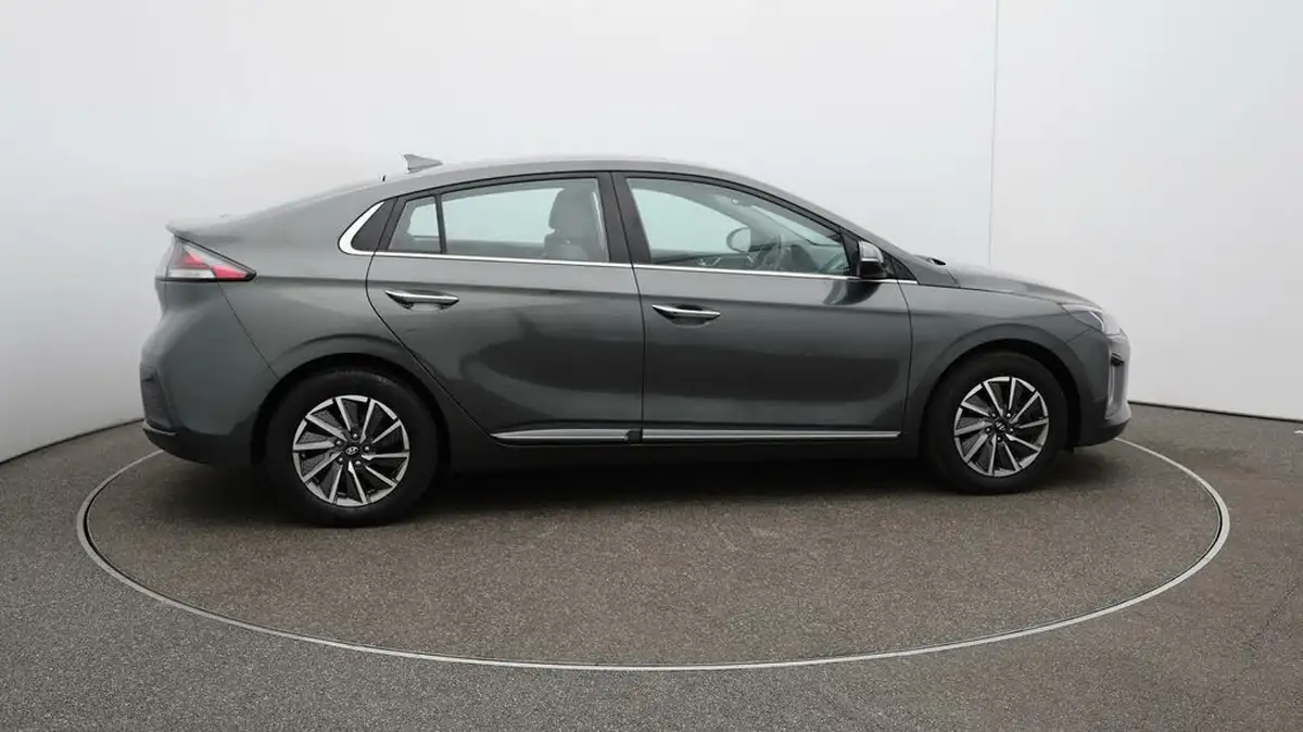 2022-hyundai-ioniq-e-premium-electric-big-8