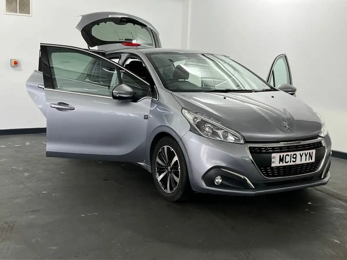 2019-peugeot-208-12-puretech-tech-edition-82bhp-big-46