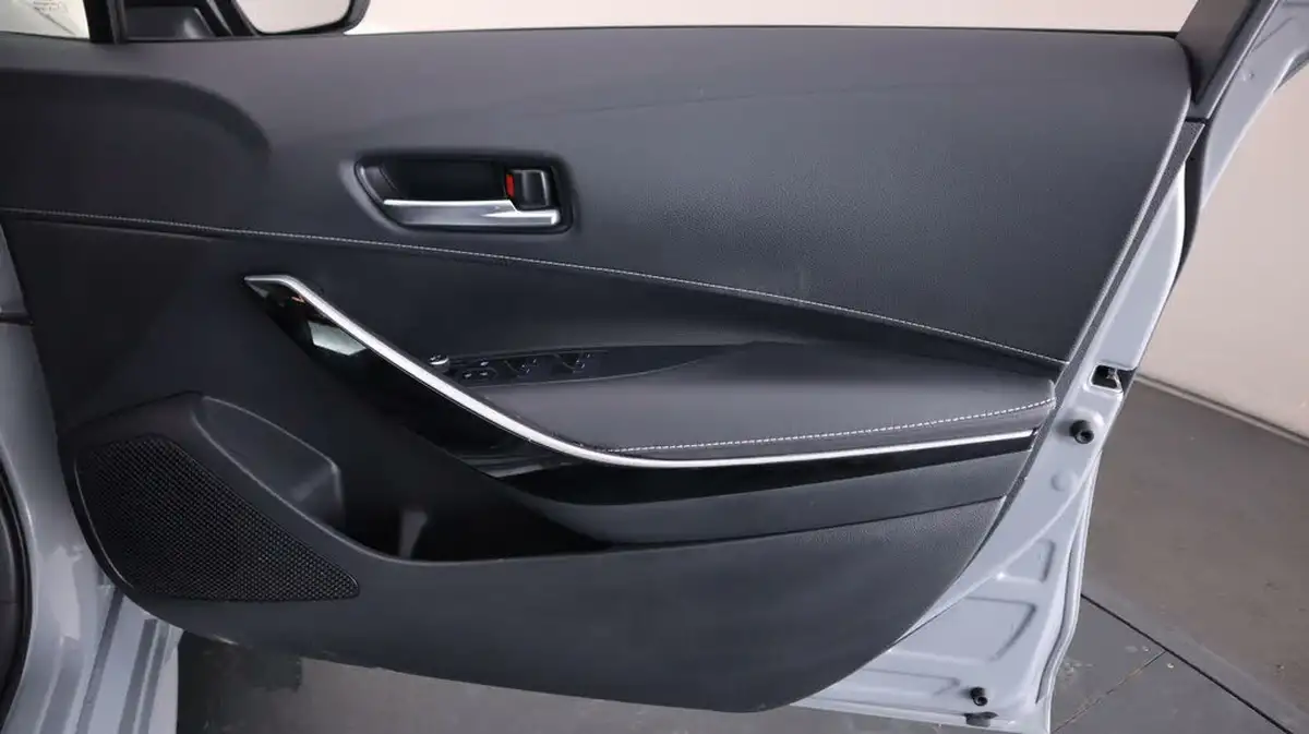 2021-toyota-corolla-18-vvt-i-design-spare-wheel-hatchback-5d-big-14