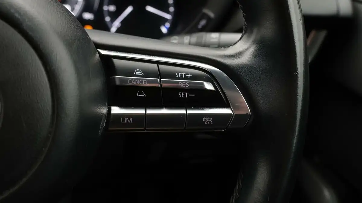 2021-mazda-mx-30-e-se-l-lux-big-25