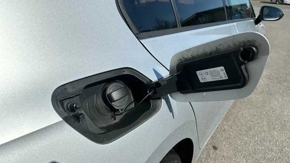 2020-volkswagen-golf-15-tsi-life-150ps-hatchback-big-12