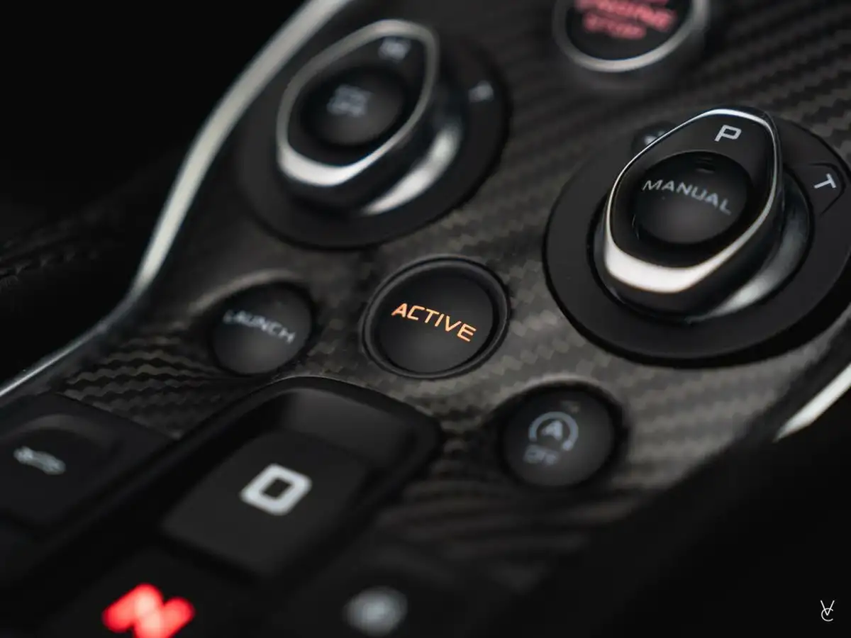 2018-mclaren-570s-38-coupe-big-32