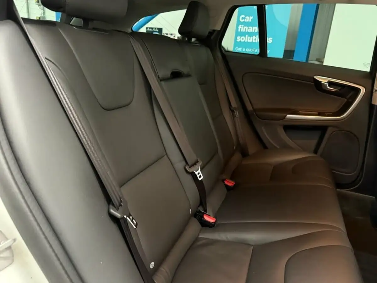 2016-volvo-v60-20td-d4-cross-country-lux-geartronic-big-28