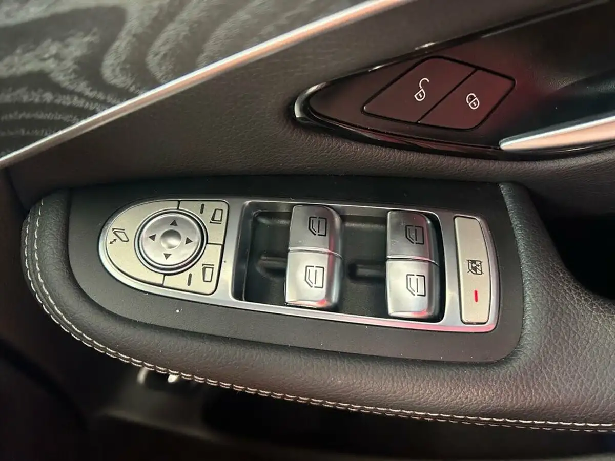 2018-mercedes-benz-glc-class-21d-glc220d-amg-line-ss-station-wagon-5d-big-23
