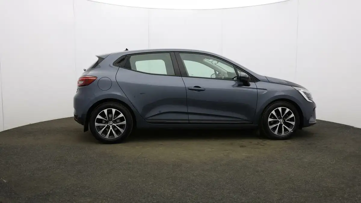 2022-renault-clio-16-iconic-big-43