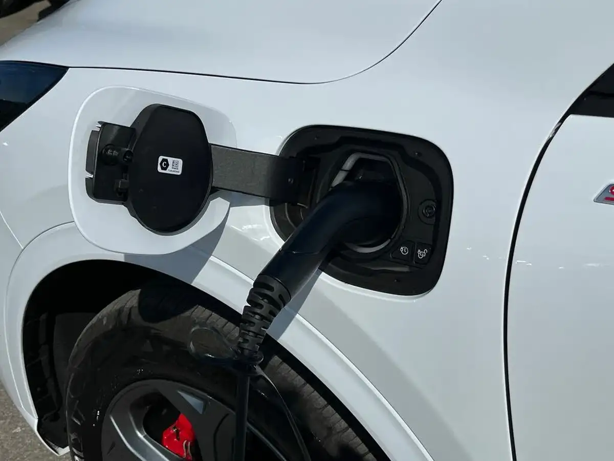 2024-ford-kuga-25t-st-line-243ps-phev-big-30