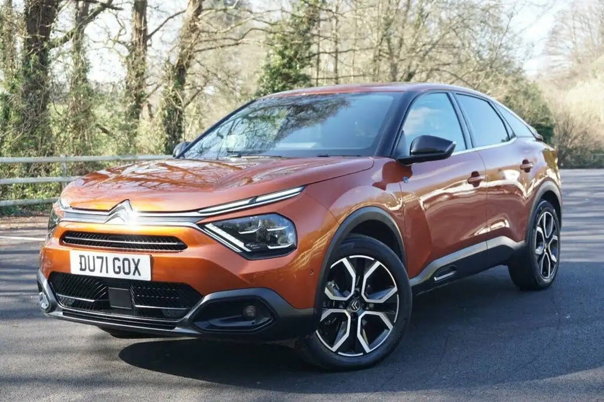 2022-citroen-c4-e-shine-plus-big-6