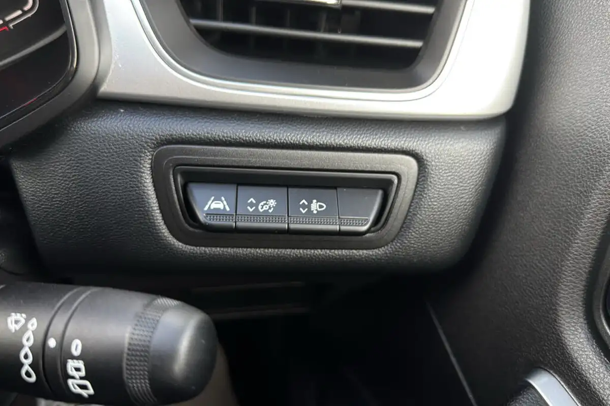 2024-renault-captur-16-techno-145ps-full-big-35