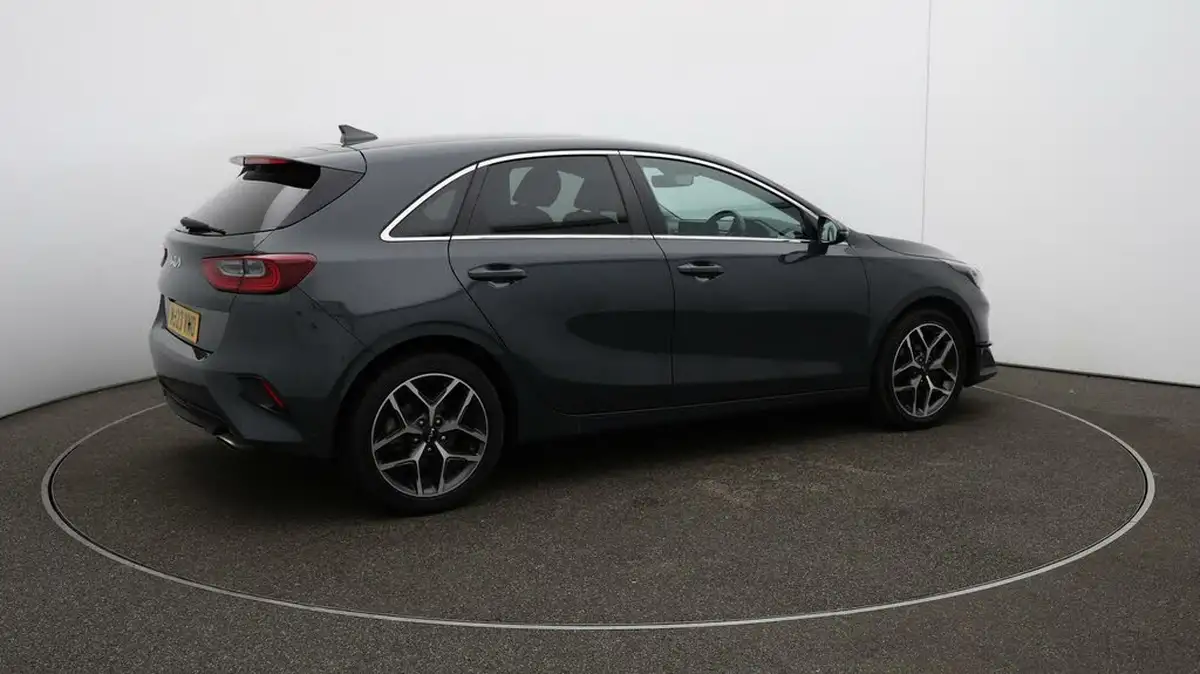 2022-kia-ceed-15-t-gdi-3-hatchback-big-44