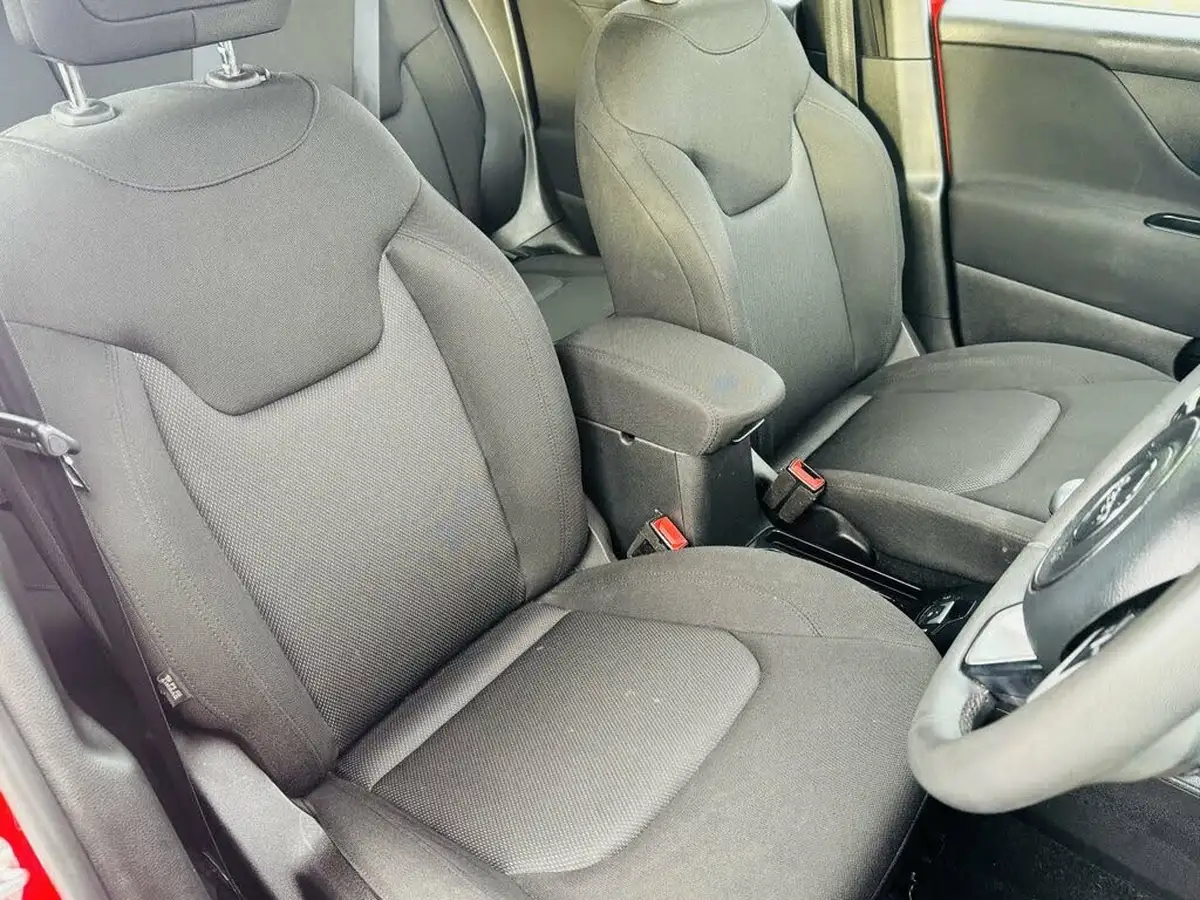 2019-jeep-renegade-10-gse-longitude-big-10