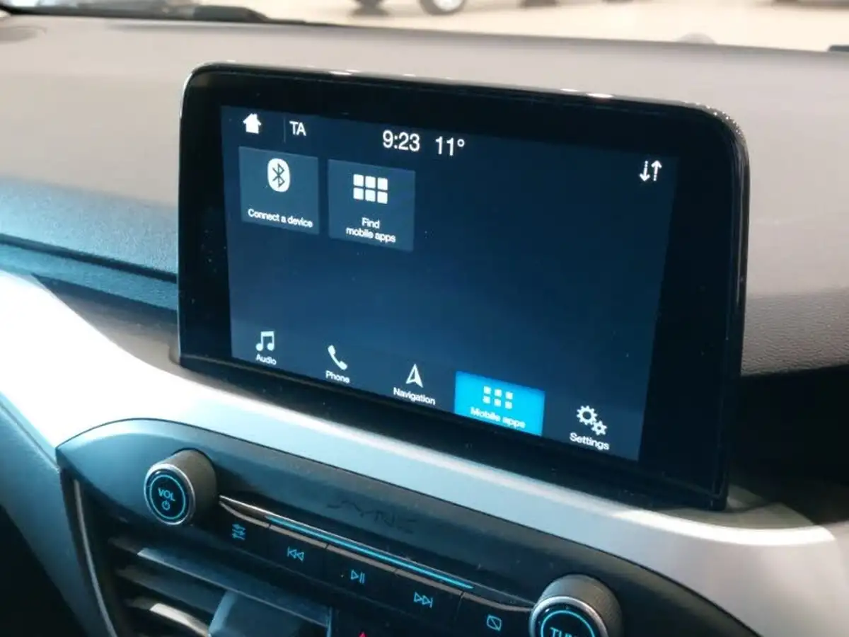2019-ford-focus-10t-zetec-125ps-hatchback-big-13