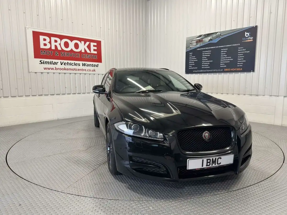 2015-jaguar-xf-22td-r-sport-black-sportbrake-5d-big-0