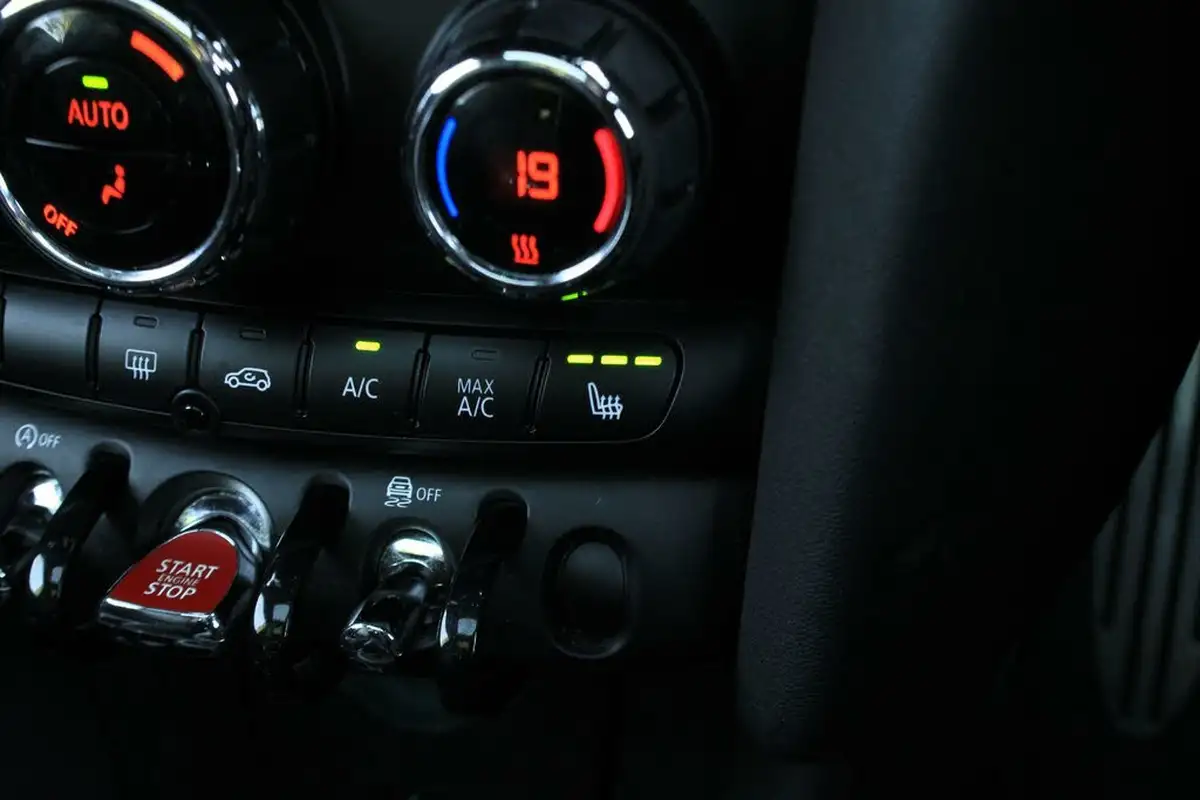 2019-mini-cooper-15-cooper-sport-hatchback-3d-big-6