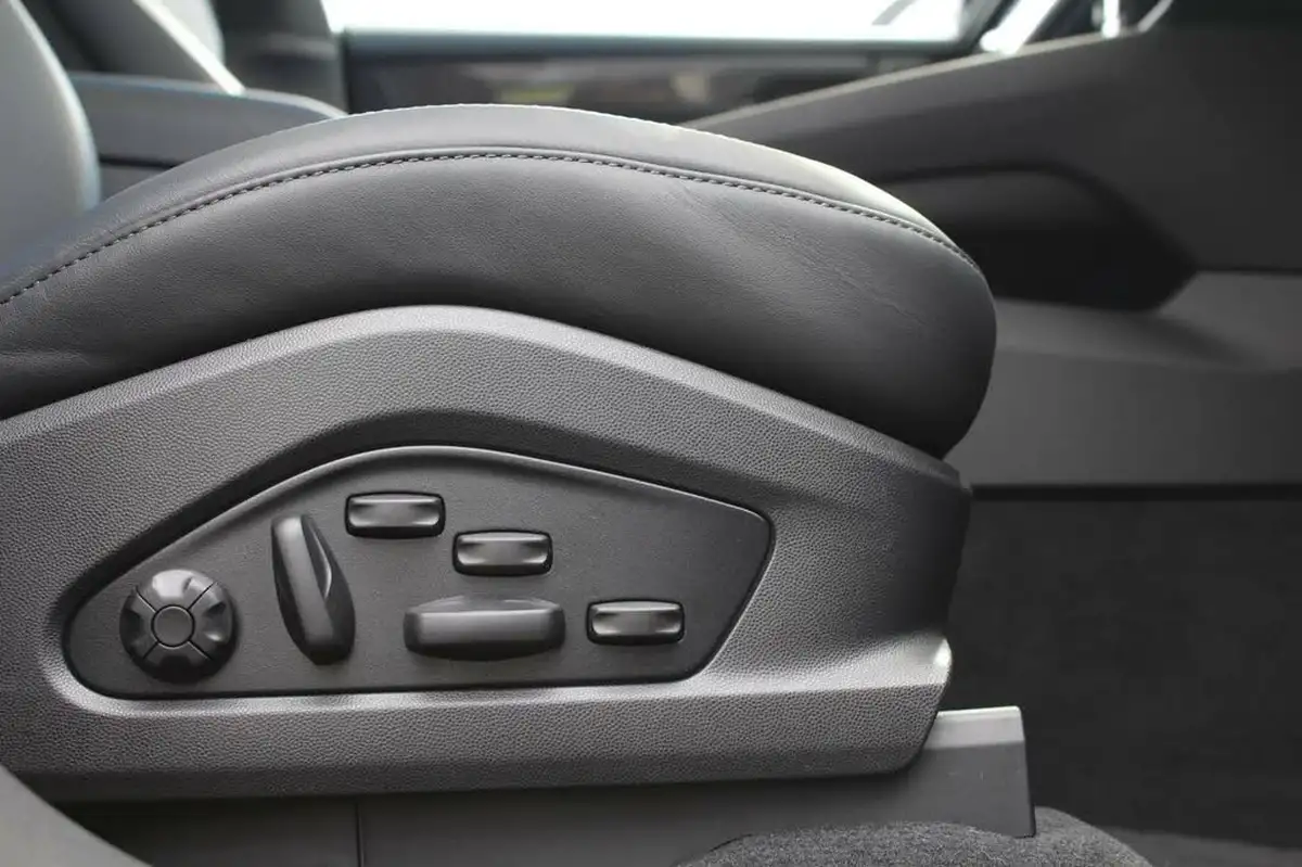 2024-porsche-macan-e-turbo-electric-big-9