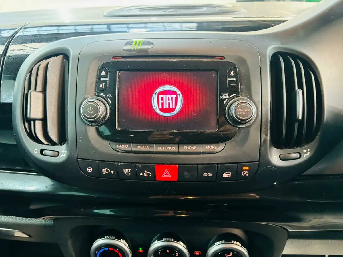 2014-fiat-500l-13-multijet-trekking-ss-dualogic-big-17