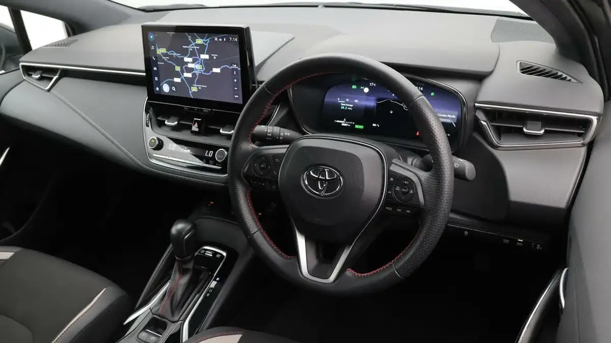 2023-toyota-corolla-18-vvt-i-gr-sport-138bhp-hatchback-big-9