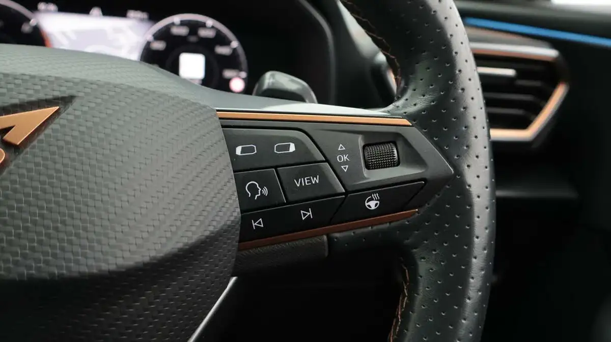 2022-cupra-formentor-14-e-hybrid-vz1-big-25