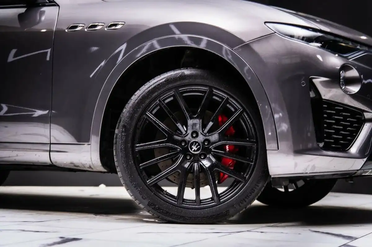 2021-maserati-levante-30-gransport-big-34