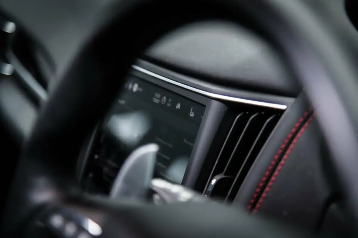 2021-maserati-levante-30-gransport-big-58
