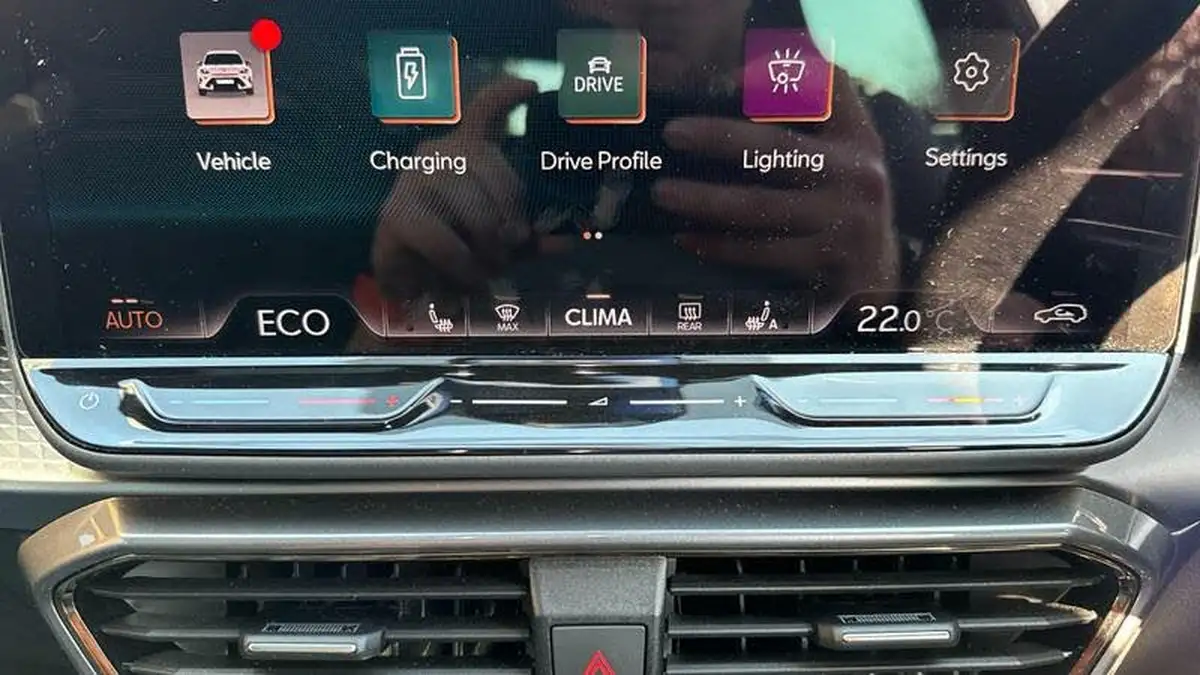 2024-cupra-formentor-15-e-hybrid-vz-first-edition-big-25